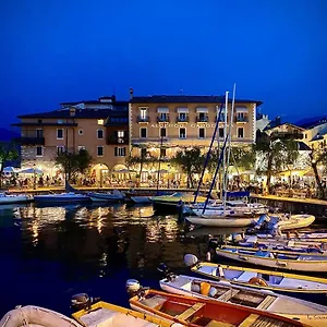 Hotel Gardesana Torri Del Benaco