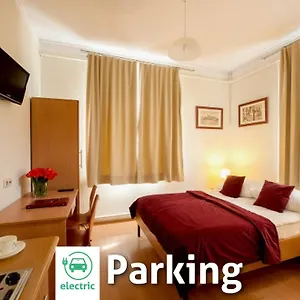 Aparthotel Maly